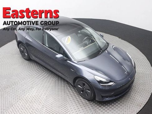 Used 2023 Tesla Model 3 Standard Range RWD image 3