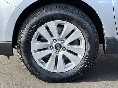 Used 2018 Subaru Outback 2.5i Premium image 9