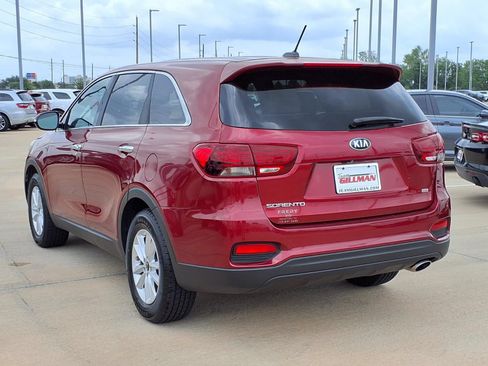Used 2019 Kia Sorento FWD image 2