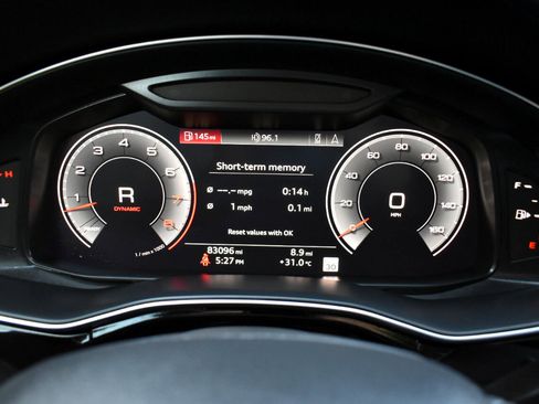 Used 2019 Audi Q8 Prestige w/ Luxury Package image 17