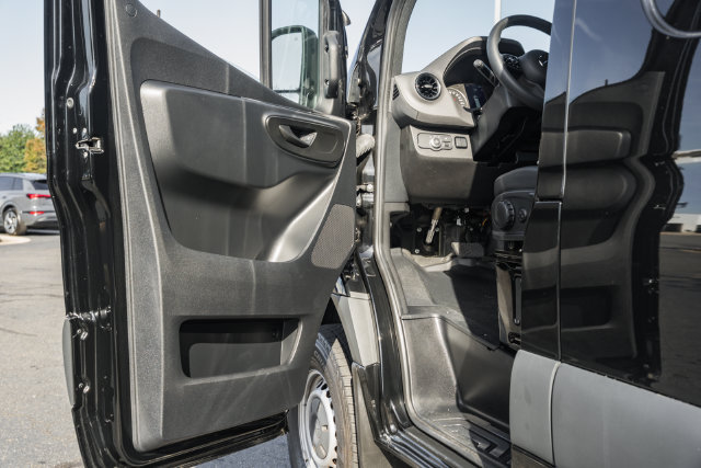 Used 2023 Mercedes-Benz Sprinter 2500 w/ Acoustic Package image 36