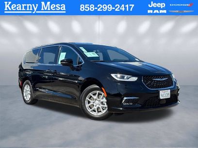 Certified 2026 Chrysler Pacifica Select