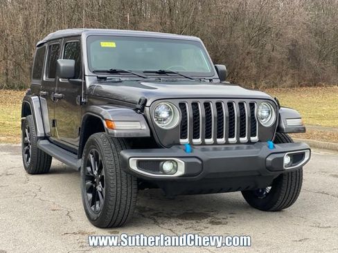 Used 2022 Jeep Wrangler Unlimited Sahara AWD/4WD image 9