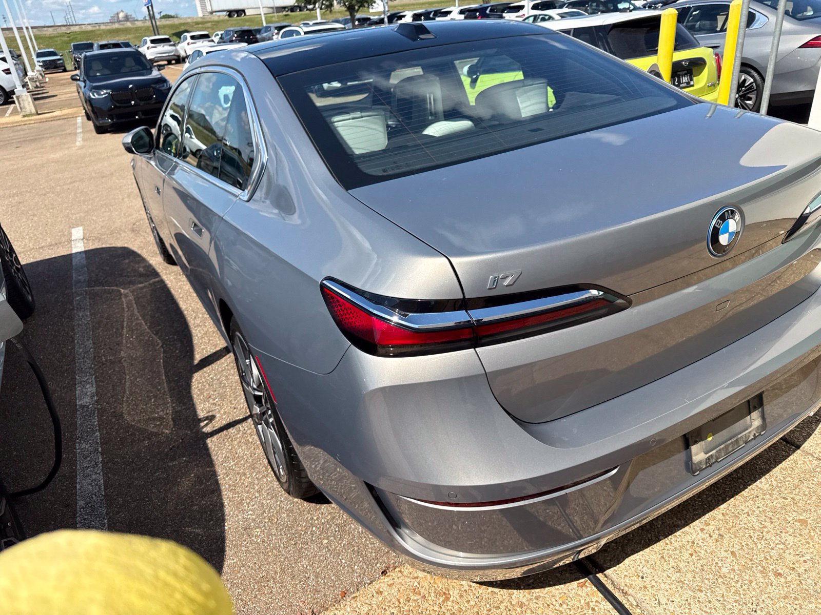 Certified 2023 BMW i7 xDrive60 AWD/4WD image 7