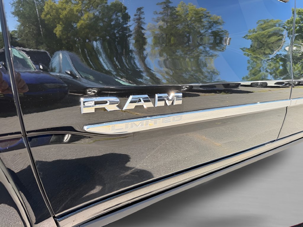 Used 2022 RAM 1500 Limited w/ Body-Colour Bumper Group AWD/4WD image 16