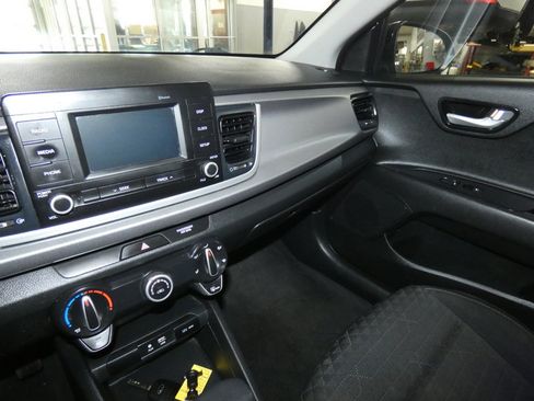 Used 2018 Kia Rio S image 13