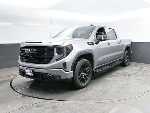 Used 2025 GMC Sierra 1500 Elevation w/ Elevation Premium Package image 5
