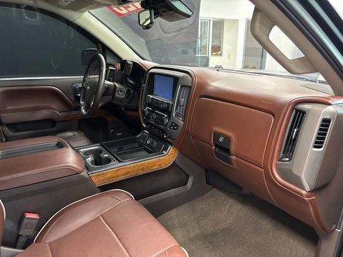 Used 2015 Chevrolet Silverado 1500 High Country w/ High Country Premium Package AWD/4WD image 11