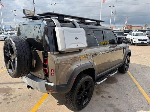 Used 2020 Land Rover Defender 110 First Edition image 11