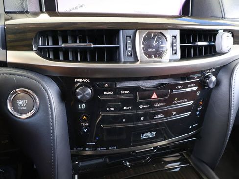 Used 2016 Lexus LX 570 4WD w/ Luxury Package image 59