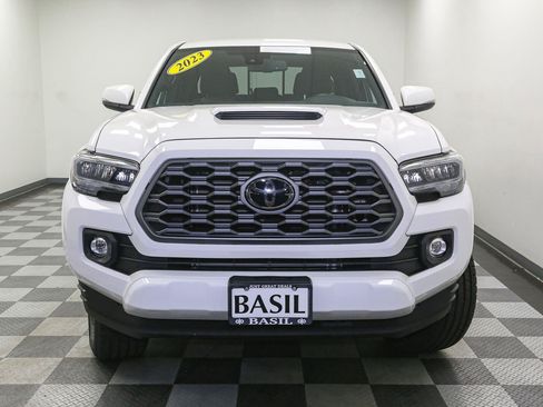 Used 2023 Toyota Tacoma TRD Sport AWD/4WD image 3