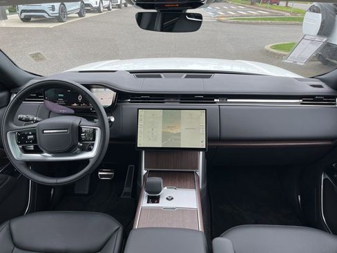 New 2026 Land Rover Range Rover Long Wheelbase SE AWD/4WD image 22