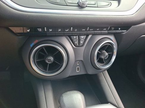 Used 2020 Chevrolet Blazer LT AWD/4WD image 16