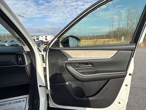 Certified 2025 MAZDA CX-70 3.3 Turbo w/ Premium Package image 19