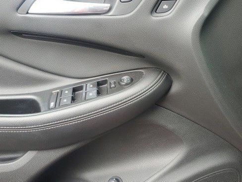 Used 2019 Buick Envision Essence image 8