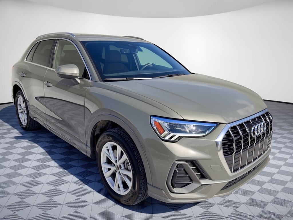 Certified 2025 Audi Q3 2.0T Premium w/ Convenience Package AWD/4WD image 7