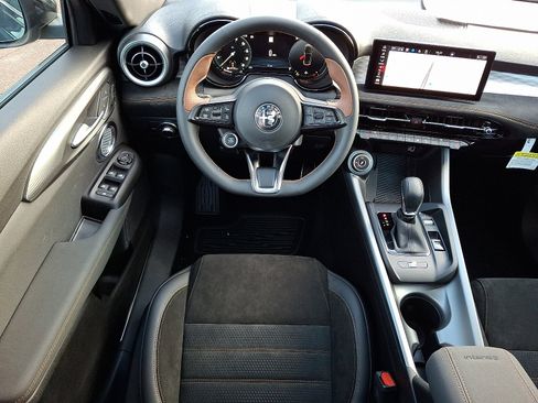 New 2025 Alfa Romeo Tonale image 7