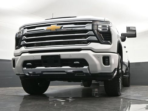 Certified 2025 Chevrolet Silverado 3500 High Country w/ High Country Premium Package AWD/4WD image 30
