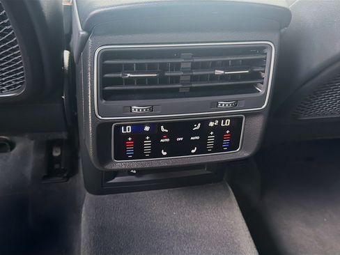 Used 2024 Audi SQ8 Prestige AWD/4WD image 23