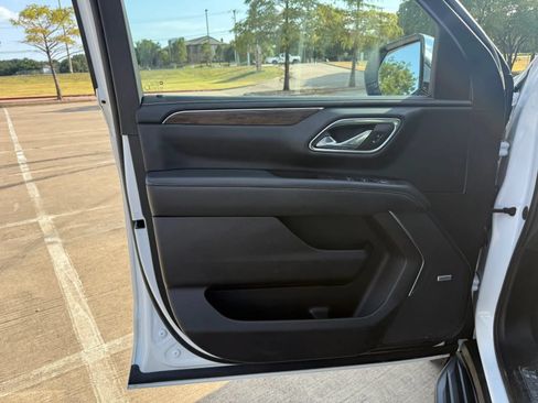 Used 2023 Chevrolet Suburban Premier AWD/4WD image 26