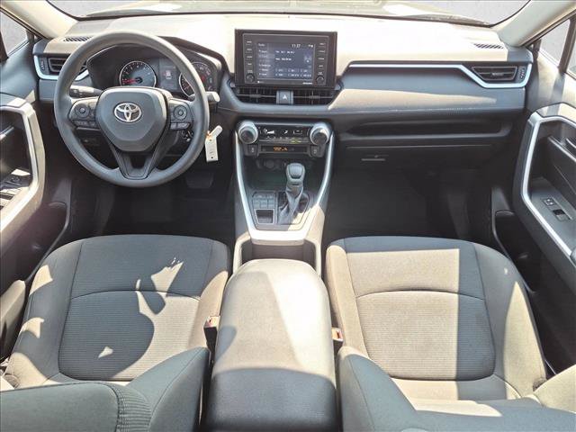 Used 2022 Toyota RAV4 LE AWD/4WD image 16