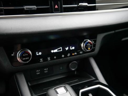 Used 2025 Mitsubishi Outlander SE AWD/4WD image 31