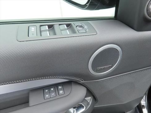 New 2026 Land Rover Discovery Limited Edition image 23