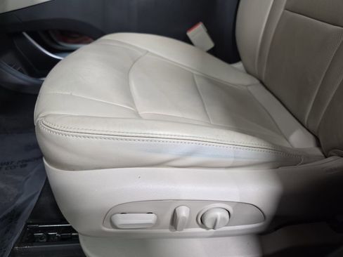 Used 2020 Buick Enclave Essence w/ Sound and Sites Package image 30