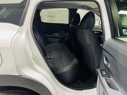 New 2025 Nissan Kicks SV image 27