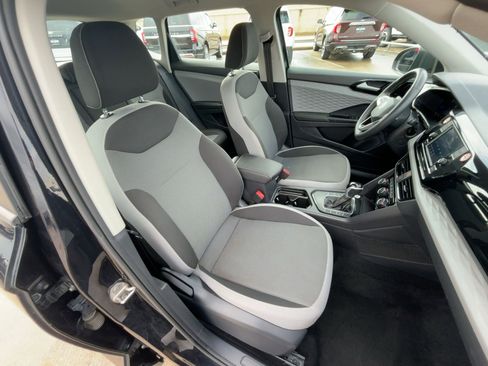 Used 2024 Volkswagen Taos S image 31