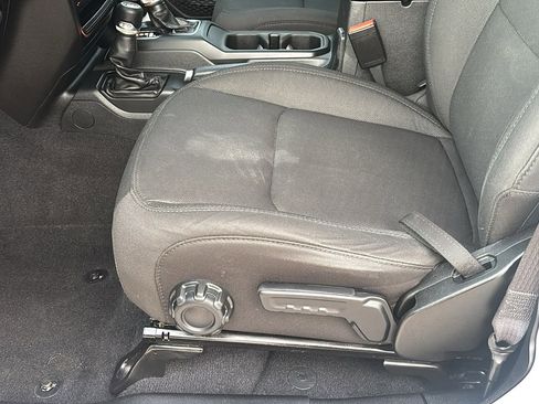 Used 2022 Jeep Wrangler Unlimited Sport image 22