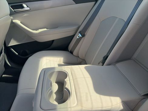 Used 2016 Hyundai Sonata SE image 11