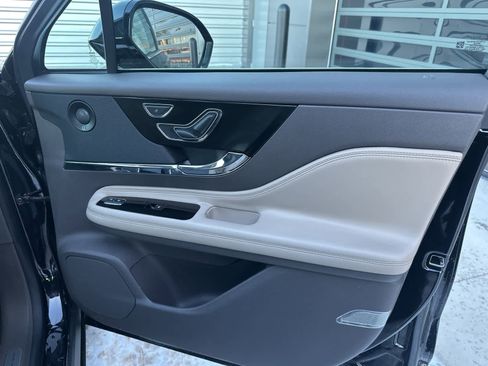 Used 2021 Lincoln Corsair Reserve w/ Equipment Group 201A image 14