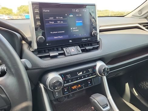 Used 2022 Toyota RAV4 Limited image 21