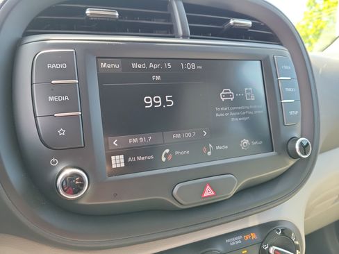 Used 2025 Kia Soul LX image 25