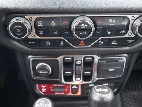 Used 2024 Jeep Wrangler Willys image 19