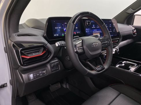 Used 2025 Chevrolet Silverado EV RST AWD/4WD image 2