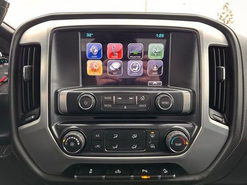 Used 2018 GMC Sierra 1500 SLE image 16