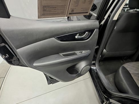 Used 2020 Nissan Rogue Sport SV FWD image 24