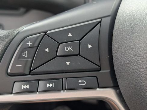 Used 2025 Nissan Altima 2.5 SV FWD image 17