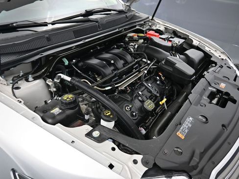 Used 2017 Ford Taurus SE image 44