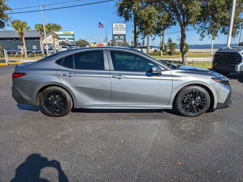 New 2026 Toyota Camry SE image 3