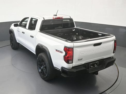 Used 2025 Chevrolet Colorado Trail Boss AWD/4WD image 43