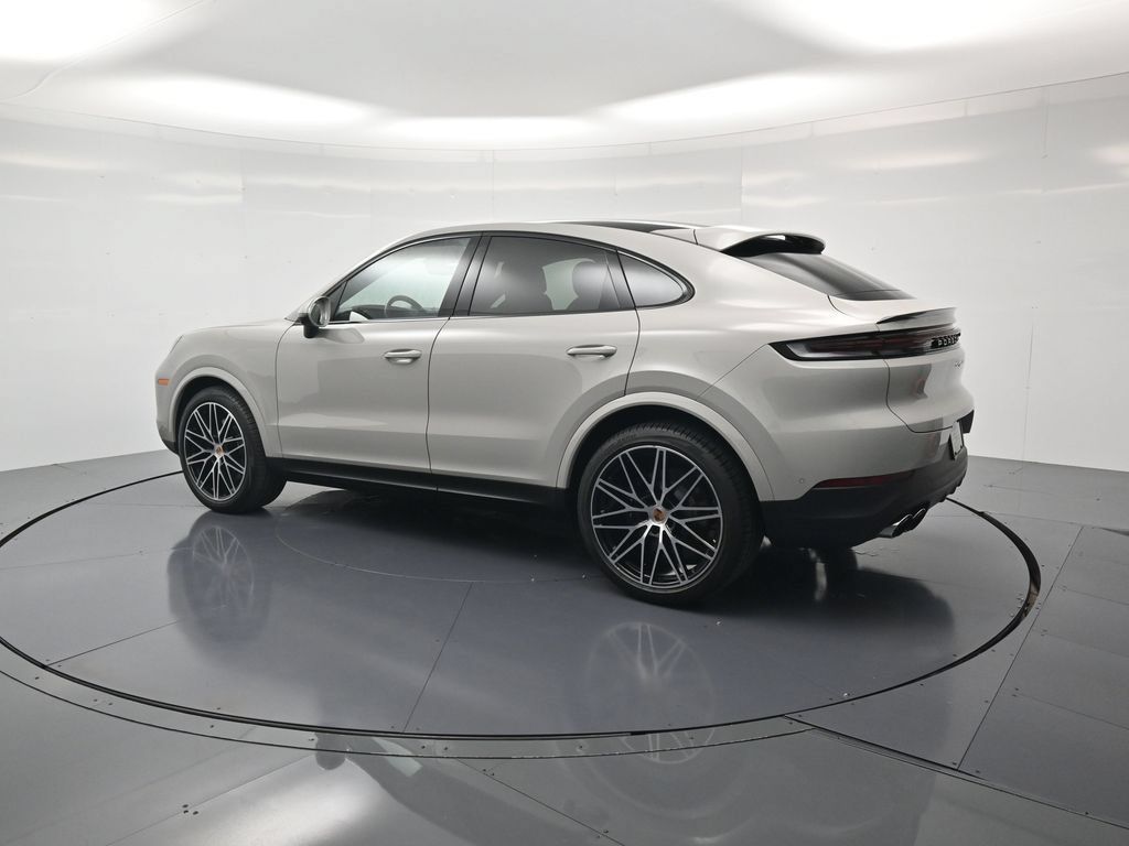 Certified 2026 Porsche Cayenne Coupe AWD/4WD image 3