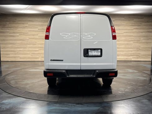 Used 2021 Chevrolet Express 2500 w/ Driver Convenience Package image 10