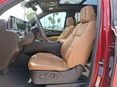 Used 2022 Cadillac Escalade Premium Luxury image 21