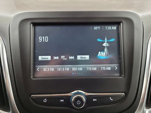 Used 2018 Chevrolet Equinox LS image 25