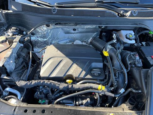 Used 2025 Chevrolet Trax LT w/ LT Convenience Package image 30