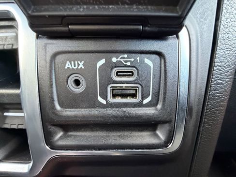 Used 2021 Jeep Wrangler Unlimited Rubicon AWD/4WD image 30