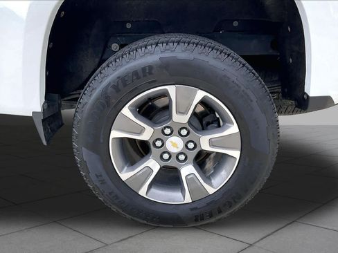 Used 2015 Chevrolet Colorado Z71 AWD/4WD image 10